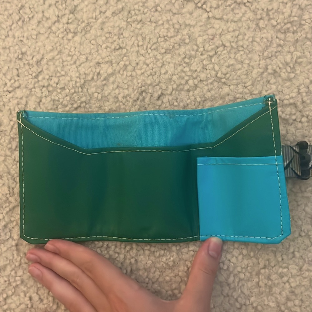 CGD WALLET 💙🖤 - Picture 2 of 4